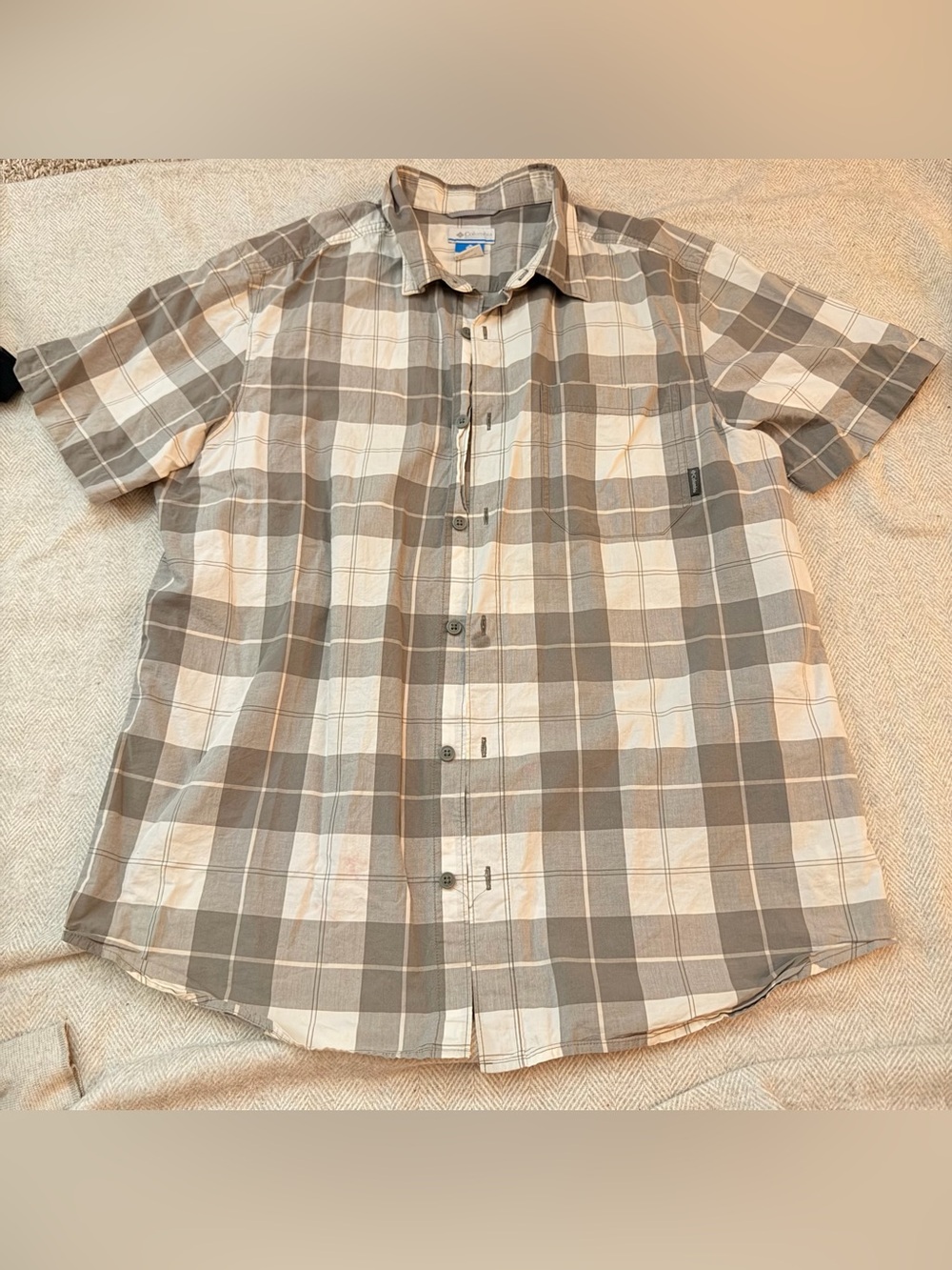 Columbia Mens Button Up Plaid Shirt Short Sleeve Collared Beige Gray L Cotton